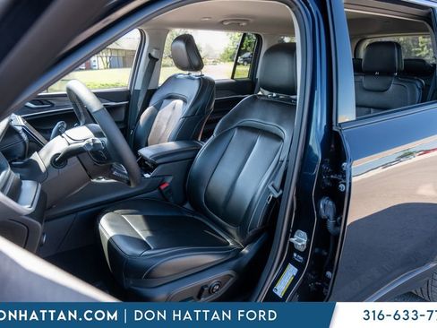 Used 2023 Jeep Grand Cherokee L Limited AWD/4WD image 4