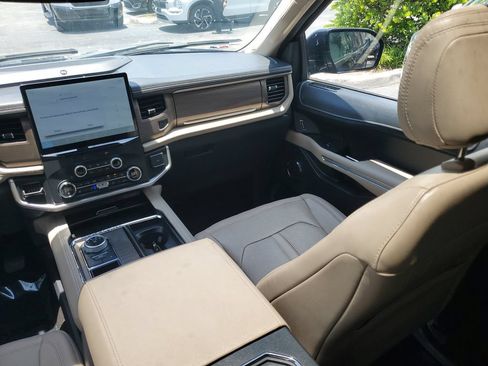 Used 2022 Ford Expedition Max Limited RWD image 18