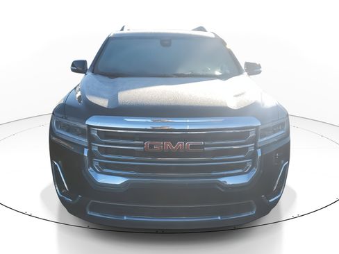 Used 2023 GMC Acadia SLT image 2