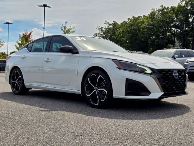 Used 2024 Nissan Altima 2.5 SR w/ SR Premium Package FWD image 7