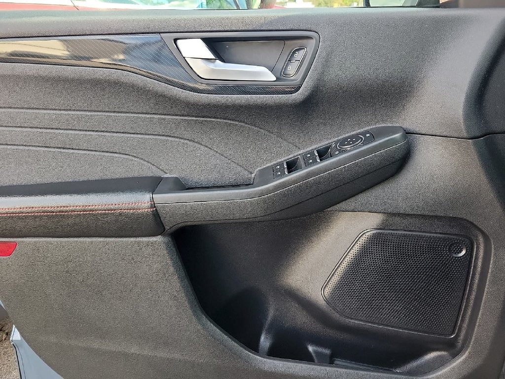 Used 2023 Ford Escape ST-Line w/ Tech Pack #1 FWD image 16