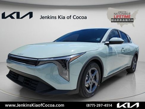 New 2026 Kia K4 FWD image 11