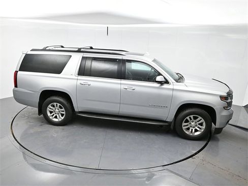 Used 2020 Chevrolet Suburban LT image 24