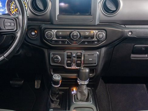 Used 2021 Jeep Gladiator Sport image 16