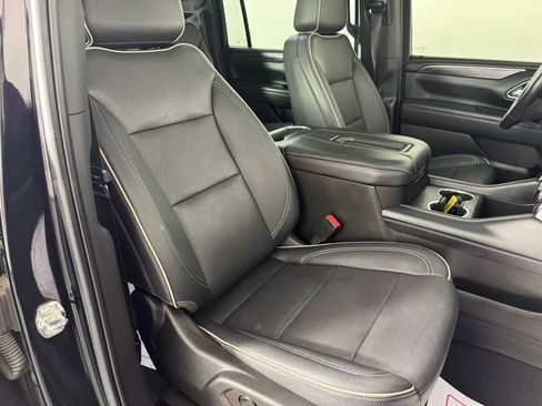 Used 2022 GMC Yukon XL SLT image 37