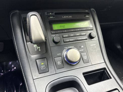 Used 2014 Lexus CT 200h image 19