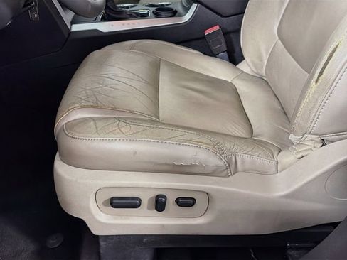 Used 2014 Ford Explorer XLT w/ Equipment Group 202A FWD image 24