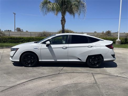 Used 2018 Honda Clarity Plug-In Hybrid image 5