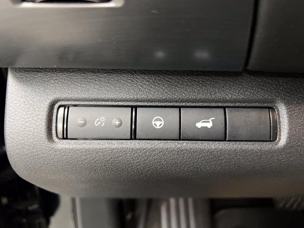 Used 2025 Nissan Pathfinder SL AWD/4WD image 50