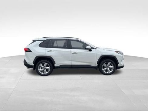 Certified 2021 Toyota RAV4 XLE Premium image 7