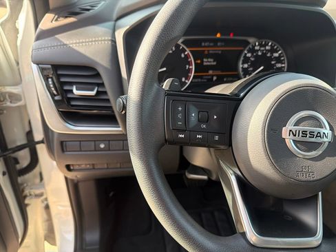 Used 2021 Nissan Rogue SV FWD image 21