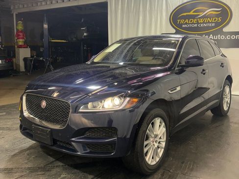 Used 2020 Jaguar F-PACE Prestige image 3