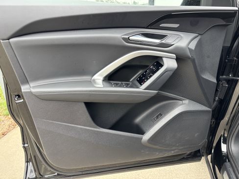 Used 2025 Audi Q5 Premium Plus w/ Premium Plus image 13