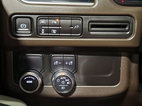 Used 2022 GMC Yukon SLT w/ SLT Premium Package RWD image 41