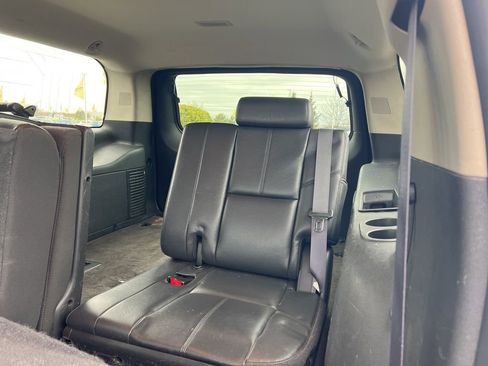 Used 2011 Chevrolet Suburban LT image 26
