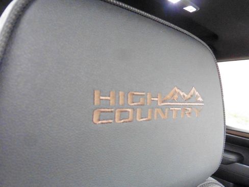 Used 2024 Chevrolet Silverado 1500 High Country w/ Technology Package AWD/4WD image 17