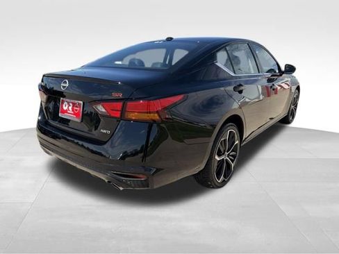 Used 2025 Nissan Altima 2.5 SR AWD/4WD image 8