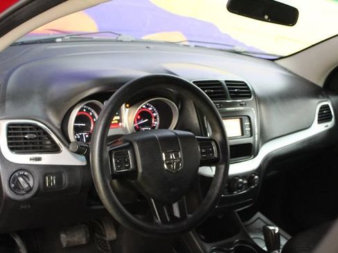 Used 2016 Dodge Journey SXT w/ Comfort/Convenience Group FWD image 14