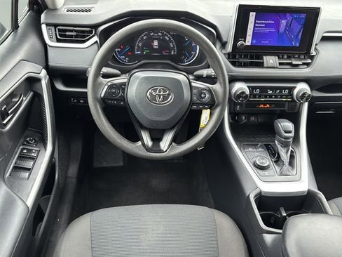 Used 2023 Toyota RAV4 LE AWD/4WD image 19