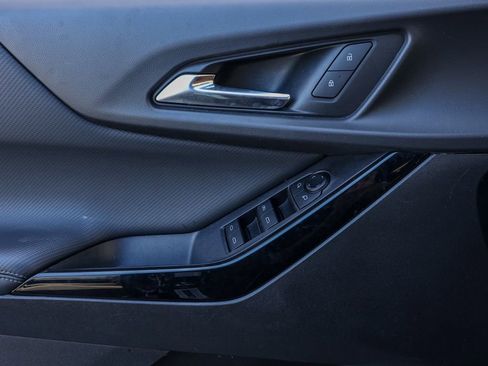 Used 2025 Chevrolet Equinox LT image 24