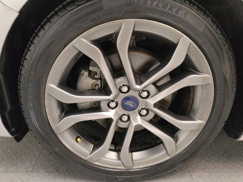 Used 2017 Ford Fusion SE w/ Equipment Group 201A image 31