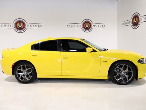 Used 2017 Dodge Charger R/T w/ Beats Audio Group image 24