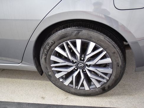 Used 2025 Nissan Altima 2.5 SV image 29