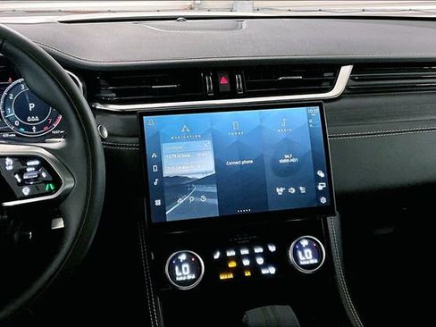 Certified 2025 Jaguar F-PACE R-Dynamic S image 5