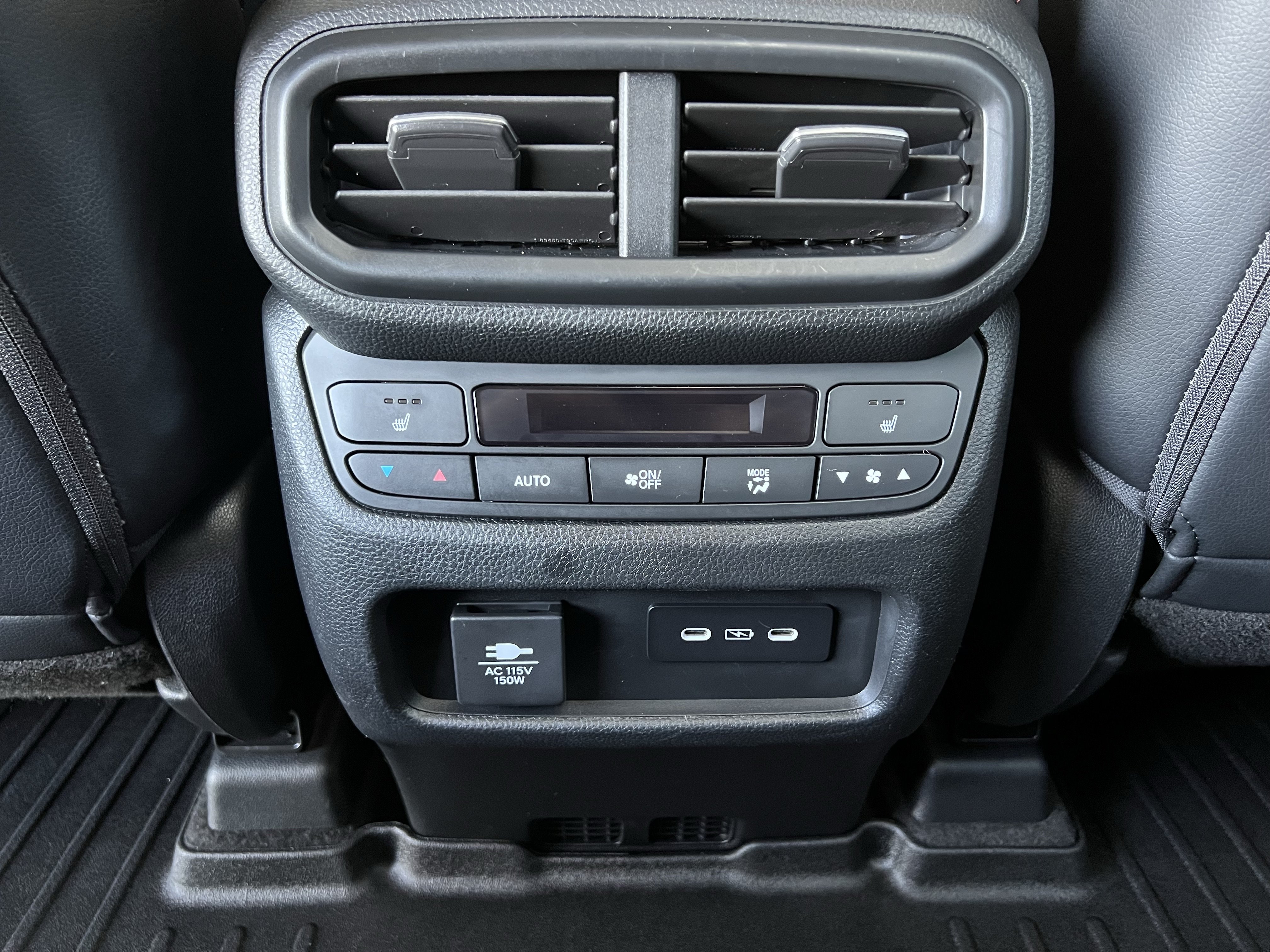 Used 2025 Honda Pilot Black Edition image 46