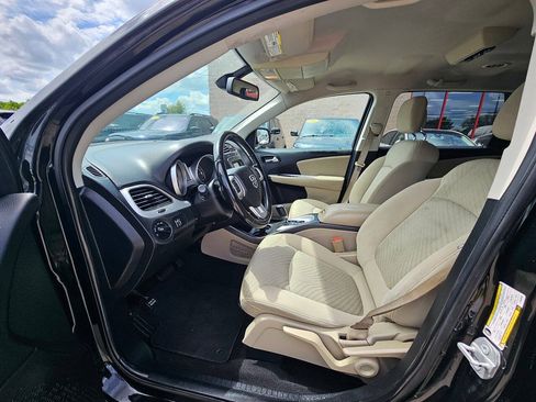 Used 2018 Dodge Journey SE w/ Popular Equipment Group FWD image 9