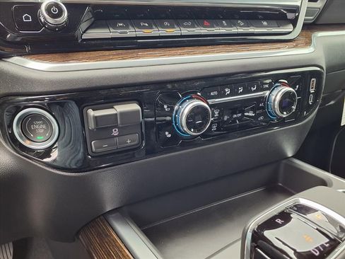 New 2026 GMC Sierra 1500 Elevation image 14