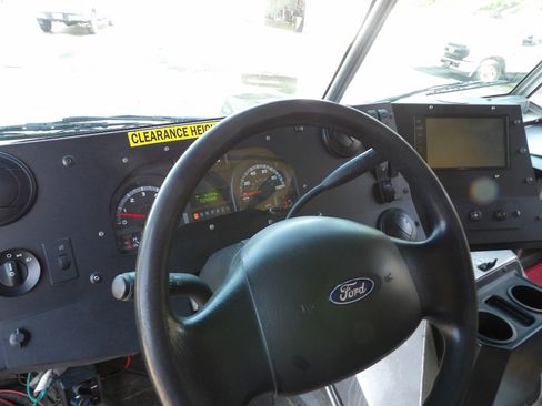 Used 2019 Ford E-450 and Econoline 450 Super Duty image 8