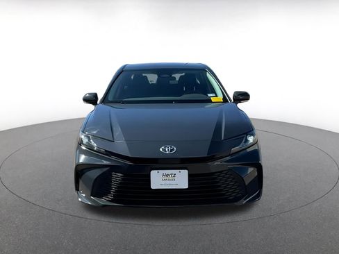 Used 2025 Toyota Camry LE image 3