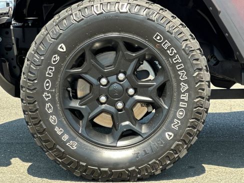 Used 2023 Jeep Wrangler Unlimited AWD/4WD image 25