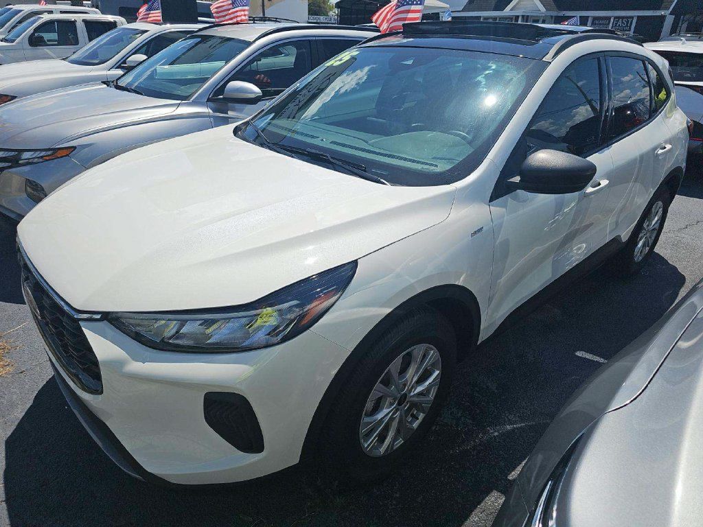 Used 2025 Ford Escape Active FWD image 2