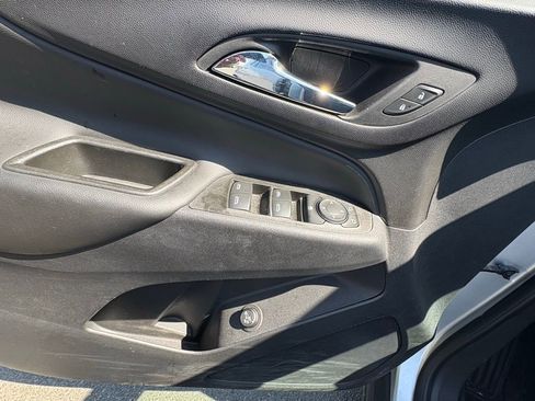 Used 2022 Chevrolet Equinox LT image 13
