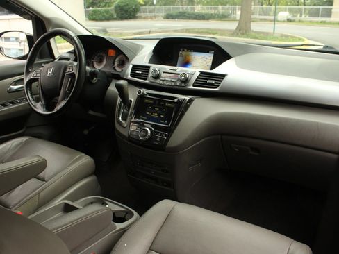 Used 2014 Honda Odyssey Touring image 25