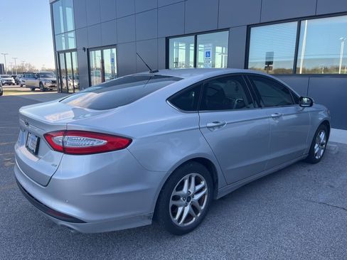 Used 2016 Ford Fusion SE image 3