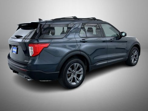 Used 2024 Ford Explorer XLT w/ Equipment Group 202A AWD/4WD image 5