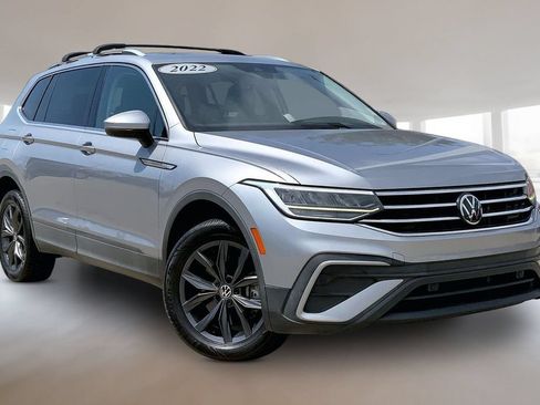 Used 2022 Volkswagen Tiguan SE FWD image 12