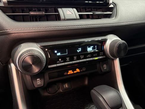 Used 2023 Toyota RAV4 LE image 27