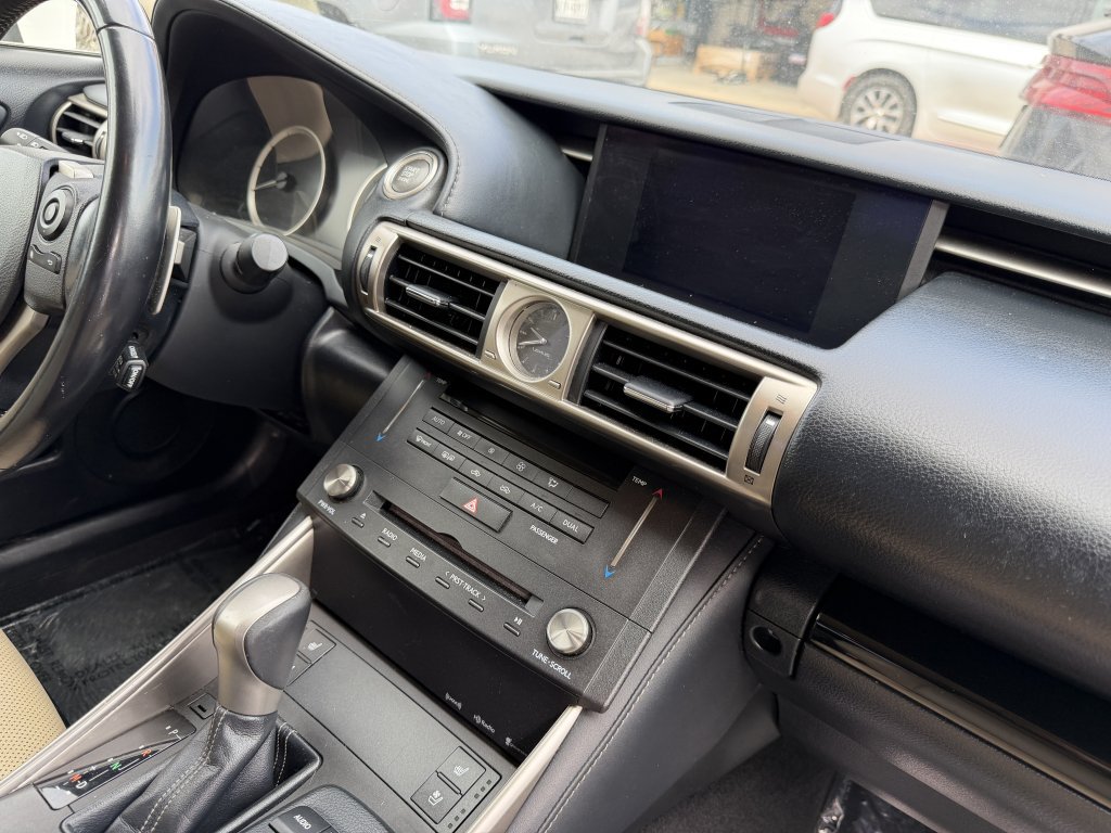 Used 2016 Lexus IS 350 RWD image 21