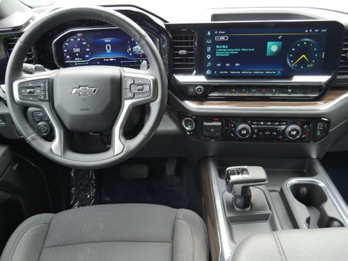 Certified 2025 Chevrolet Silverado 1500 RST w/ Convenience Package II AWD/4WD image 17