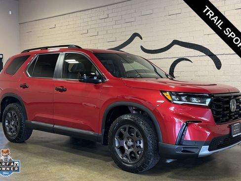Used 2025 Honda Pilot TrailSport image 1