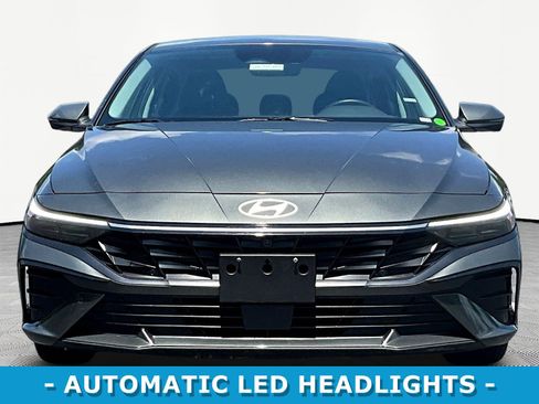 Used 2024 Hyundai Elantra Limited FWD image 2