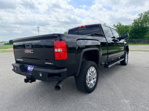 Used 2016 GMC Sierra 2500 Denali w/ Duramax Plus Package AWD/4WD image 3