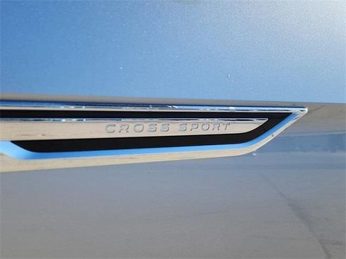 Used 2023 Volkswagen Atlas Cross Sport SE image 10