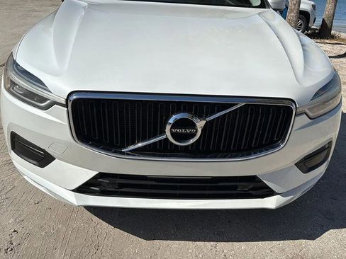 Used 2018 Volvo XC60 T5 Momentum w/ Vision Package image 10