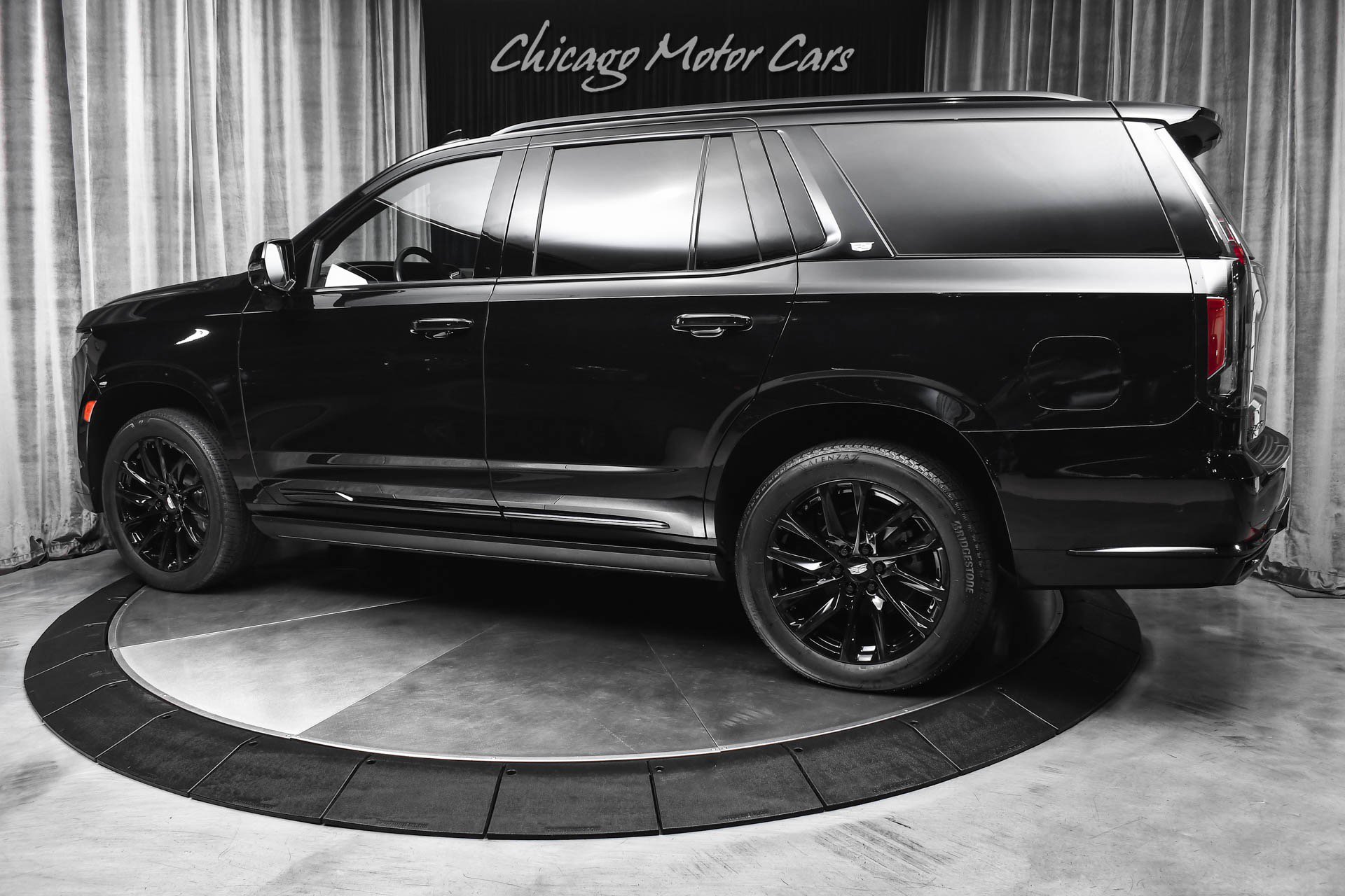 Used 2021 Cadillac Escalade Sport Platinum w/ LPO, ONYX Package AWD/4WD image 3