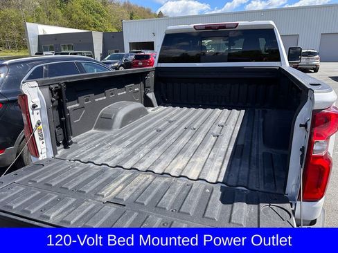 Used 2023 Chevrolet Silverado 2500 High Country w/ Z71 Off-Road Package AWD/4WD image 7